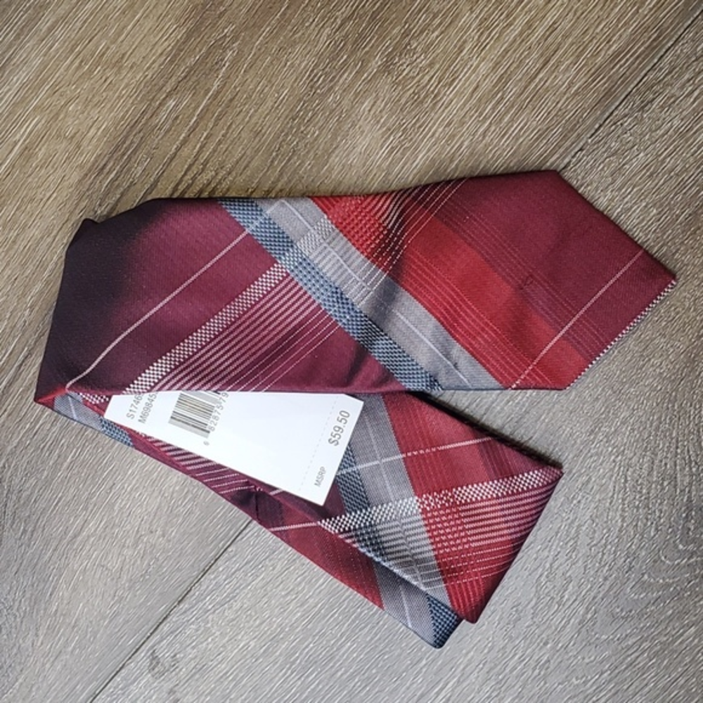 Kenneth Cole‎ Reaction Red Gray Plaid Slim Silk Tie